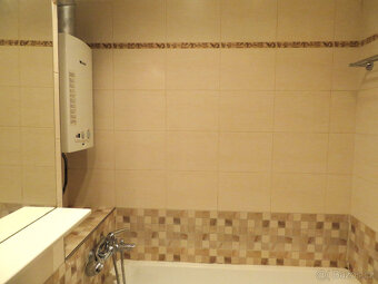 PRONÁJEM BYTU 3+kk s balkónem a parkovacím stáním - 10