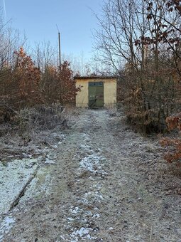 Prodám halu + garáž na vlastním pozemku 107m2 - 10