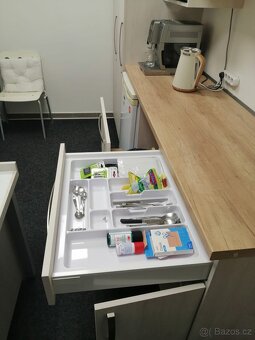 Sestava nábytku do zázemí prodejny od KN - LUMIR s.r.o. - 10