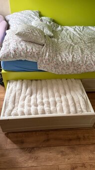 DĚTSKÝ POKOJ, PATROVÁ POSTEL, SKŘÍŇ, DVA  PSACÍ STOLY - 10