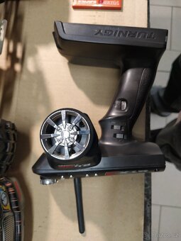 Rc auto off-road, reely 1:10 - 10