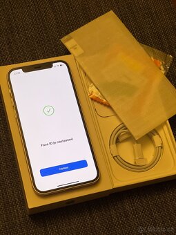 Apple iPhone 12 128GB White - 10