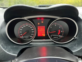 Citroen c-crosser 2.2 HDI 115 kW 4x4 nová STK super stav - 10