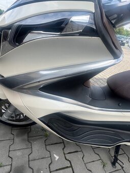 Piaggio X10 500 Executive ABS - 10