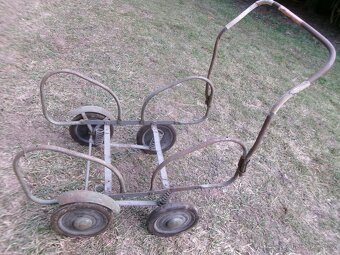 prodám starý kočárek zn.LIBERTA Mělník a další..... Starý dě - 10