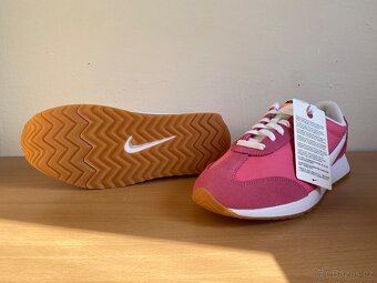 Nike Pacific pinsicle/white - 10