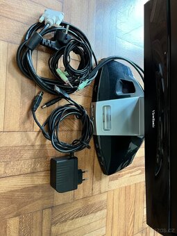 LCD MONITOR - 10