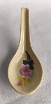 malá sbírka orientálních porcelánových lžiček - 10