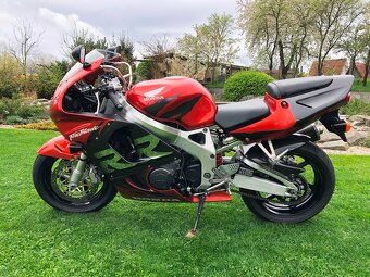 K prodeji Honda CBR, Suzuki GSXR, Kawasaki ZXR - 10