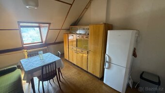 Menší rodinný dům se zahradou v širším centru Hradce Králové - 10
