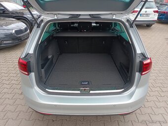 VW Passat Variant Basic 2.0TDI 110kW DSG Webasto Tažné LED - 10