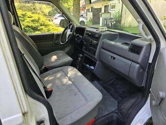 Volkswagen Transporter T4 2,5 TDI 2001 65 kw, spaní a 6 míst - 10