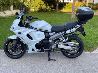 Suzuki GSX 1250 FA - 10