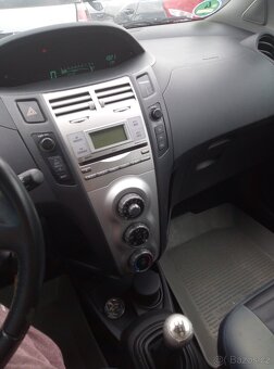 Toyota Yaris 1.3 VVTi 64kw rok 6/2008 Team edition - 10