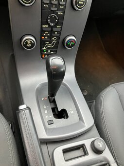 Volvo c30 d5 prodam mozna vymenim - 10