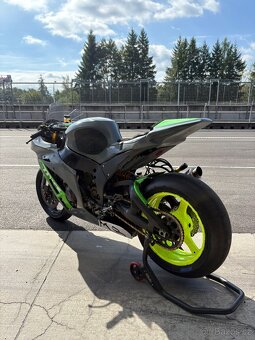 Kawasaki ZX-10R – okruhová verze, r. 2015, 15 000 km – 170 0 - 10