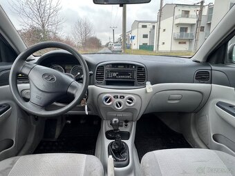 Hyundai Accent - 10