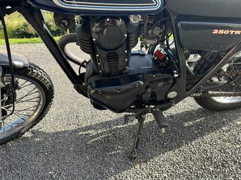 Kawasaki TR 250 - 10