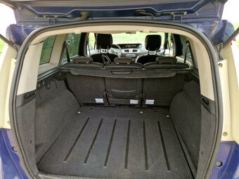 Renault Grand Scenic 2.0 dci 118 kw - 10