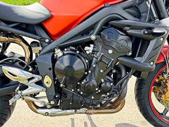 Triumph Street Triple 675 R 78KW - 24 tis. KM, ČR, r. 2010 - 10