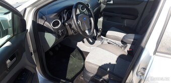 Ford Focus 2,0i 16V  Carving  107 kw  kombi - 10