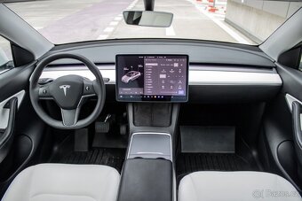 Tesla Model Y 324 kW, automat, 2021, Long Range - 10