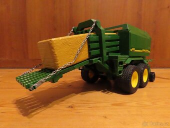 BRUDER 2017 Zelený BALÍKOVAČ slámy JOHN DEERE - 10