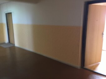 Na prodej: 2 sousedící garsonky s balkonem nebo 2+kk - 10