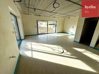 Prodej novostavby rodinného domu, 133 m2 se zahradou, pozeme - 10