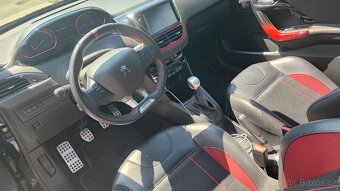Peugeot 208 GTi - 10