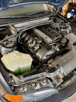 BMW E46 328ci samosvor - 10