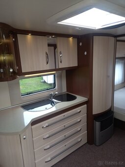Prodám karavan hobby 560 UL . EL POJEZD,  ODDĚLENÉ POSTELE - 10