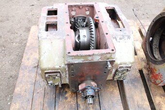 Zetor 6911 rozvodovka diferenciál - 10