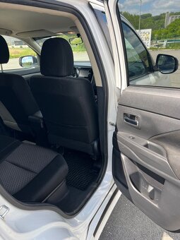 Mitsubishi Outlander, diesel 110kW, 7 míst, tažné, manuál - 10