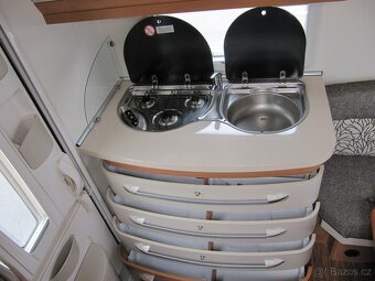 Prodám karavan Hobby 440 sf,r.v.2012 + mover + předstan. - 10