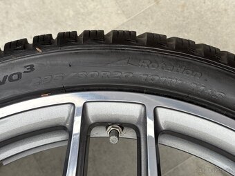 E63s AMG Mercedes R20 E63 AMG Alu Kola Zimní Hankook - 10