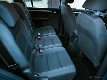 Touran 1.2 TSi 16V, xenony, led denní svícení, klima - 10