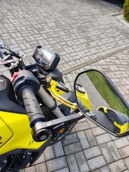 Honda CB 750 Hornet - 10