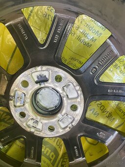Mazda zimni Alukola 16" original - 10