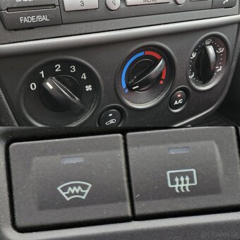 FORD FIESTA 1,3 8v 2008  KLIMATIZACE , VÝHŘEVY SKLA I SEDADE - 10