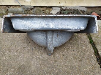 Litinová umývadla - 10