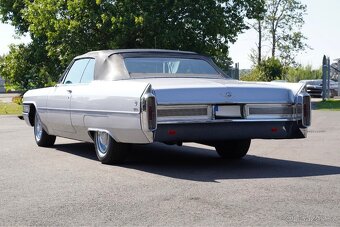 1965 Cadillac Deville Convertible - 10