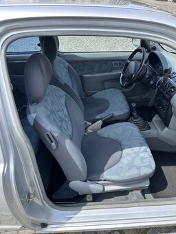 Nissan Micra K11 hatchback - 10