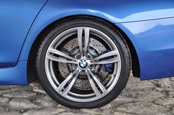 BMW M5 F10, 2012 – nový motor / turba - 10