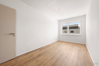 Litomyšl , 2kk, balkon, sklep, komora, garážové stání v domě - 10