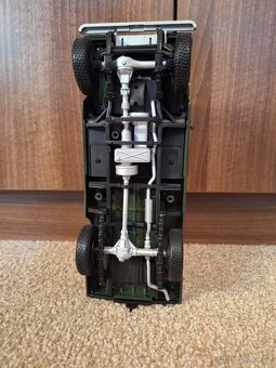 Land Rover 1:18 - 10