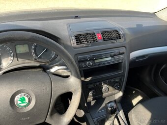 Prodám Škoda Octavia 2 (motor 1.6, r. v. 2007, benzín) - 10
