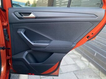 VW T-Roc. 1.6 TDI, 85 kW, 2 majitel, krásný stav - 10