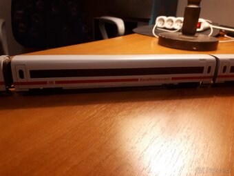 PRODÁM VLÁČKY - RYCHLÍKOVOU SOUPRAVU HO - ROCO - 10