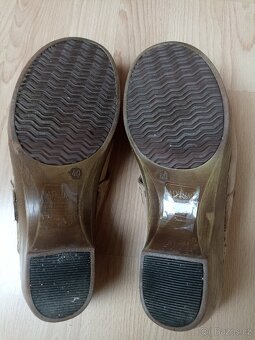 Dřeváky s puntíky vel.39 - 10